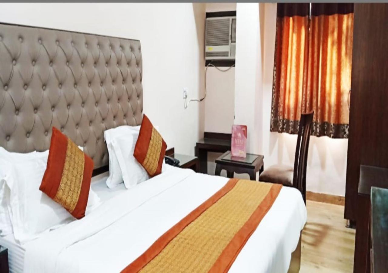 Hotel Green Snapper'100 M From Delhi University Near Isbt Kashmiri Gate นิวเดลี ภายนอก รูปภาพ