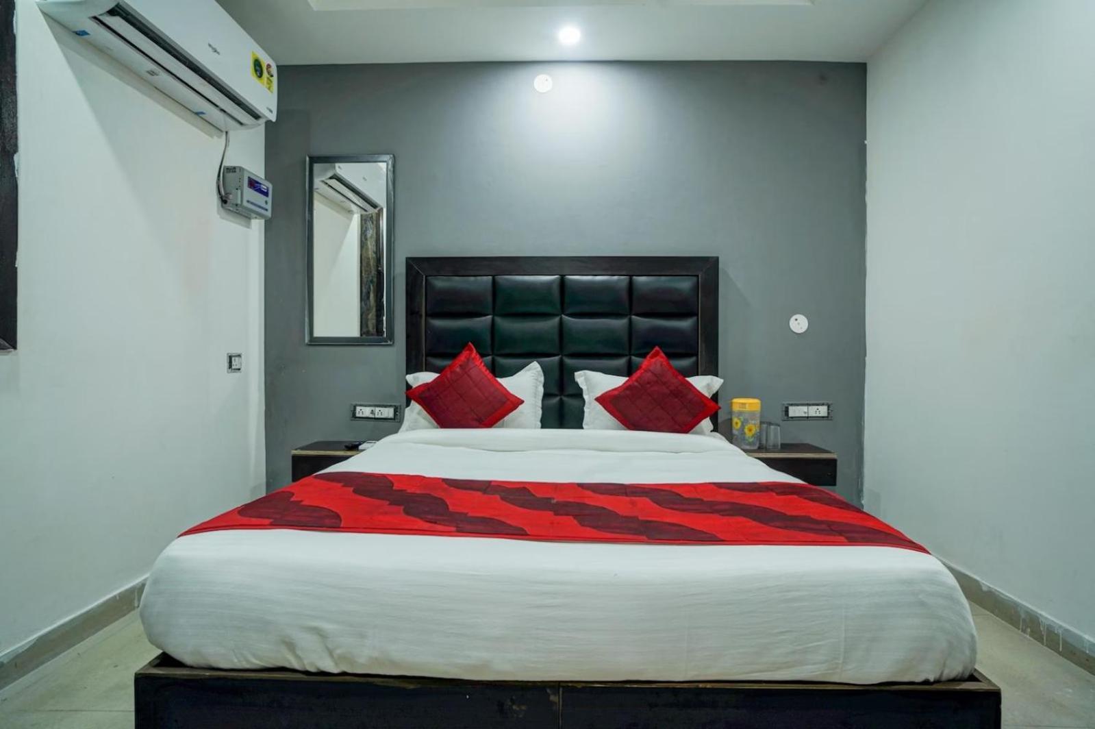 Hotel Green Snapper'100 M From Delhi University Near Isbt Kashmiri Gate นิวเดลี ภายนอก รูปภาพ