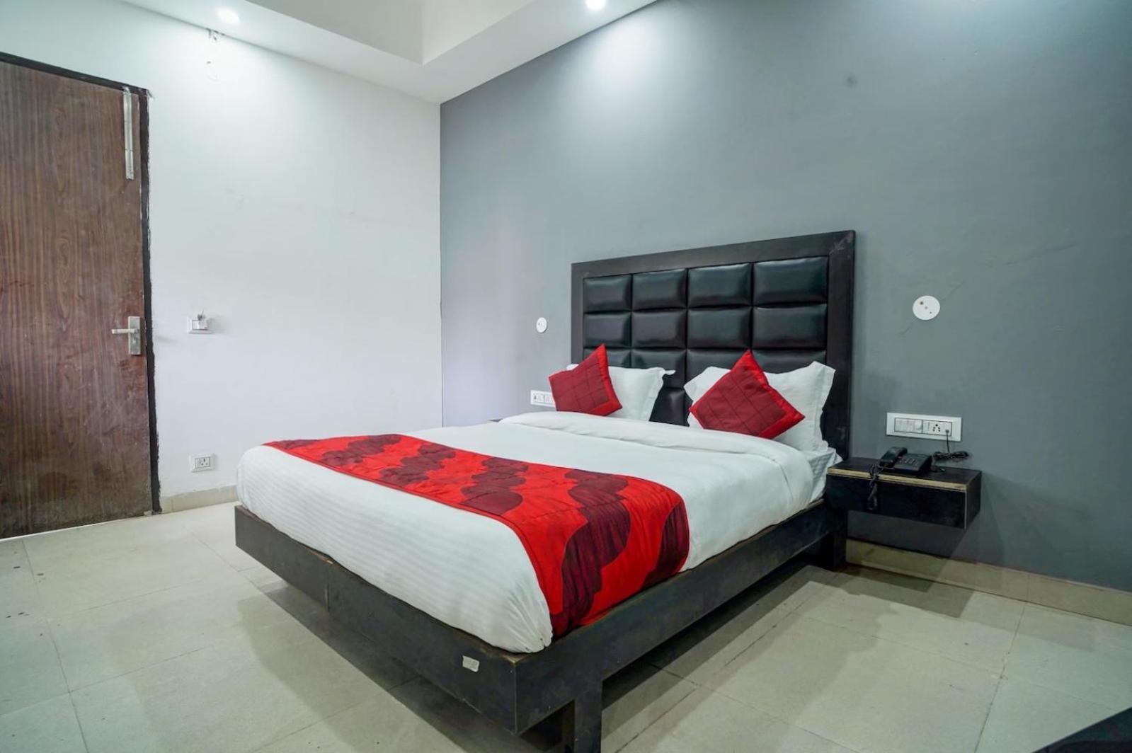 Hotel Green Snapper'100 M From Delhi University Near Isbt Kashmiri Gate นิวเดลี ภายนอก รูปภาพ