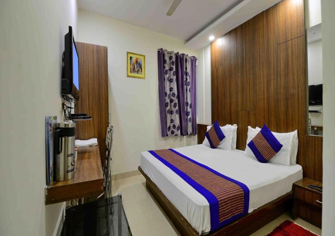Hotel Green Snapper'100 M From Delhi University Near Isbt Kashmiri Gate นิวเดลี ภายนอก รูปภาพ