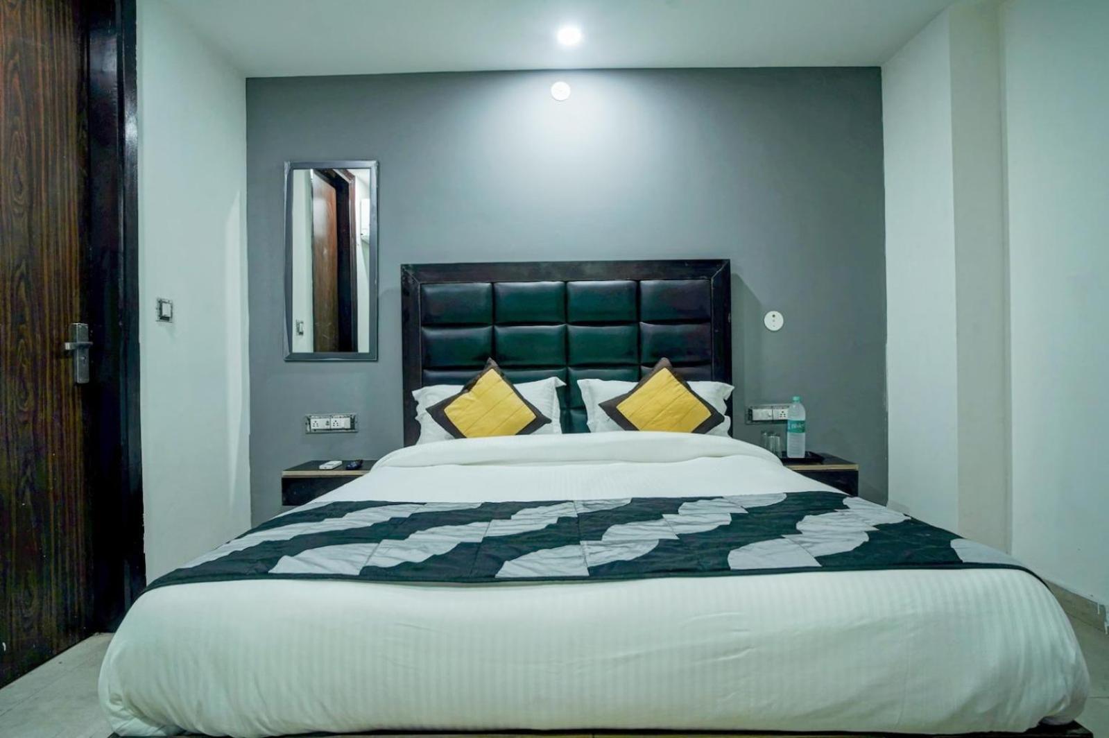 Hotel Green Snapper'100 M From Delhi University Near Isbt Kashmiri Gate นิวเดลี ภายนอก รูปภาพ