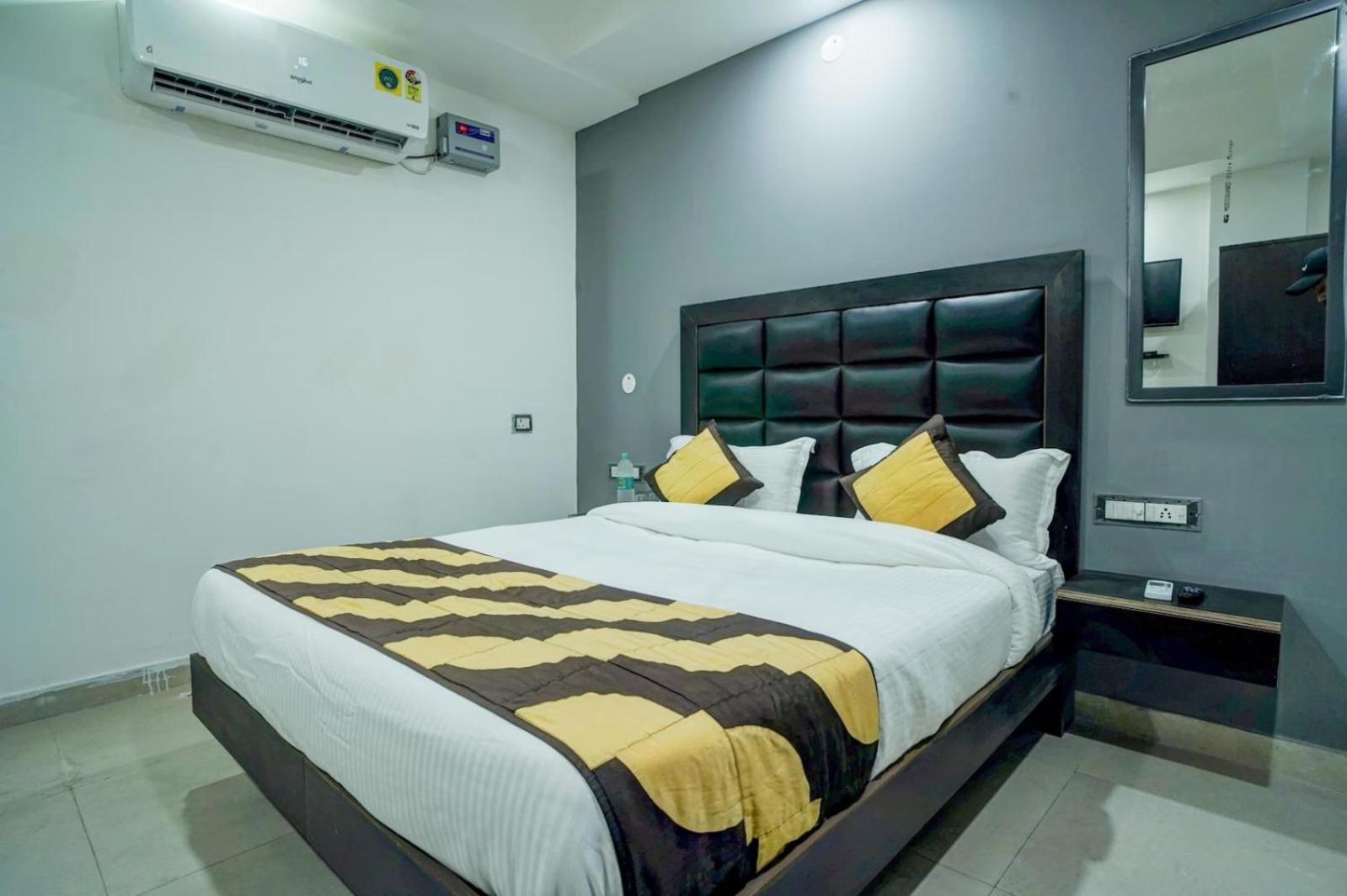 Hotel Green Snapper'100 M From Delhi University Near Isbt Kashmiri Gate นิวเดลี ภายนอก รูปภาพ