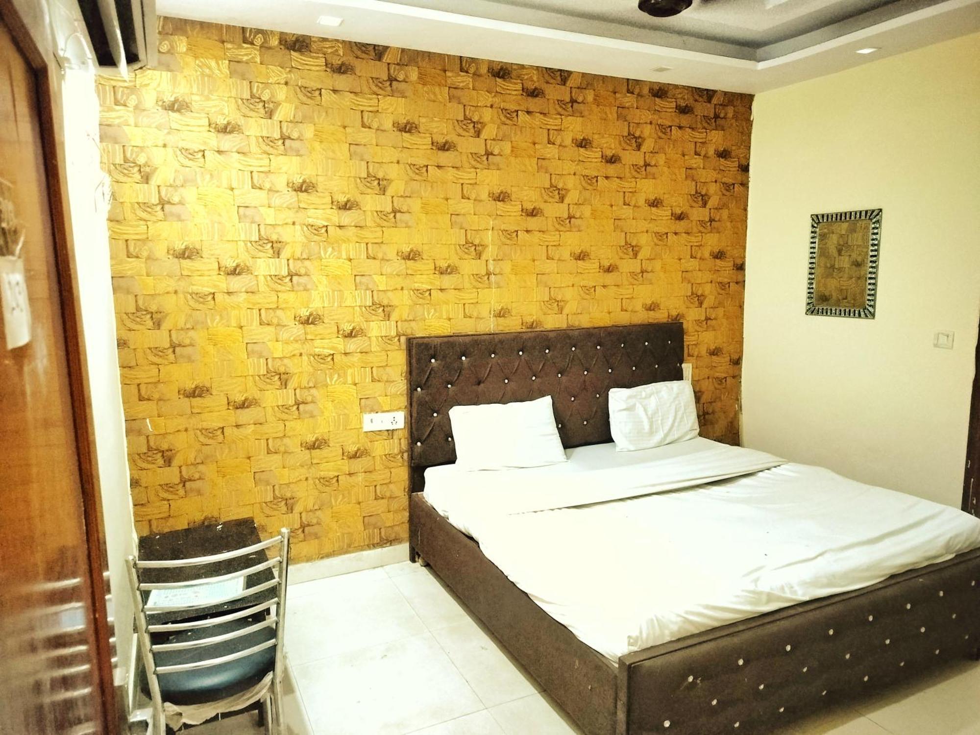 Hotel Green Snapper'100 M From Delhi University Near Isbt Kashmiri Gate นิวเดลี ภายนอก รูปภาพ